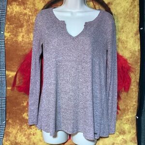 HOLLISTER-light purple viscose blend long sleeve slim lightweight vneck sweater